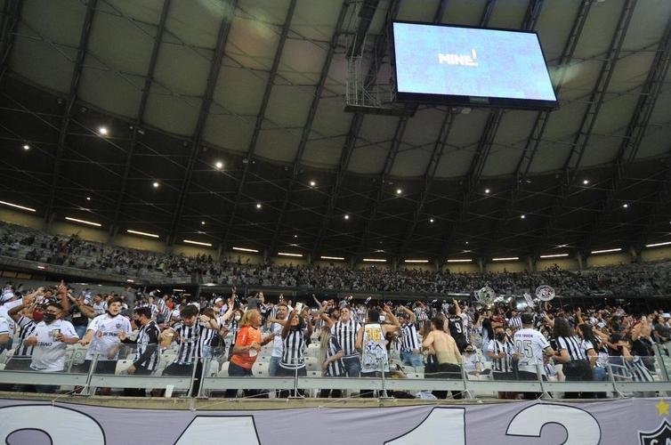 Fotos da torcida do Galo no Mineiro durante a semifinal da Copa Libertadores entre Atltico e Palmeiras (Alexandre Guzanshe/EM/DAPress 28/9/2021)