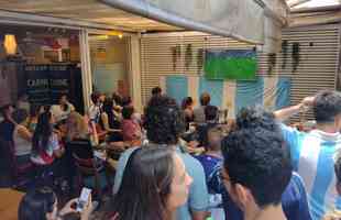 No restaurante Pizza Sur, em Belo Horizonte, comunidade argentina acompanhou a final da Copa do Mundo diante da Frana