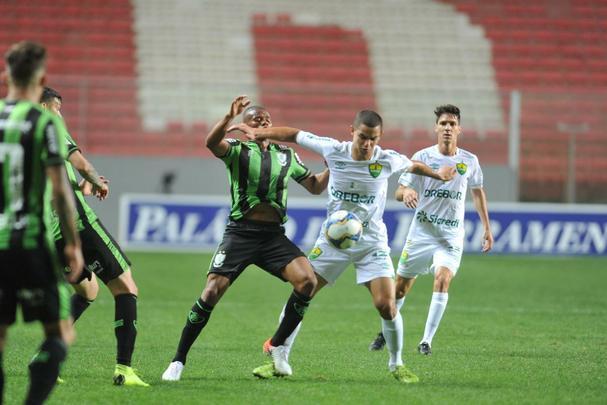 Fotos do jogo entre Amrica e Cuiab, no Independncia, pela 16 rodada da Srie B