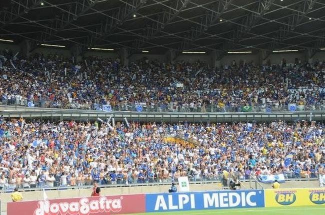 Fotos exclusivas do clssico entre Atltico e Cruzeiro na reabertura do novo Mineiro