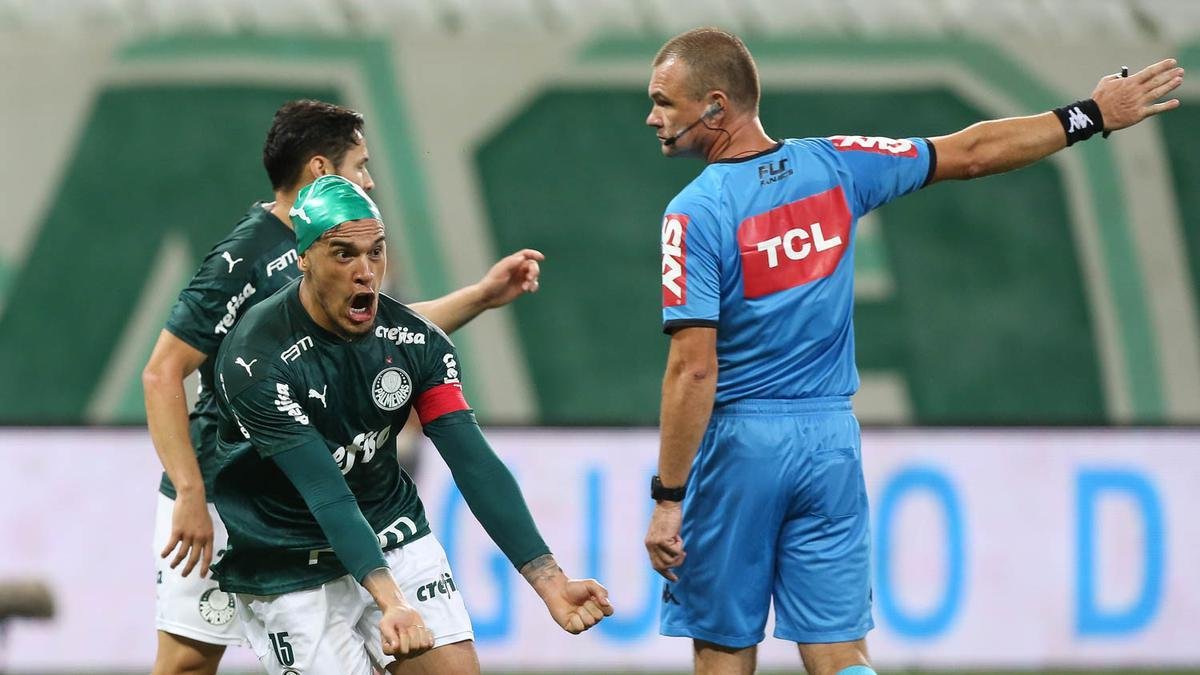 Palmeiras e Amrica se enfrentaram nesta quarta-feira (23), em partida de ida das semifinais da Copa do Brasil. O confronto foi realizado no Allianz Parque, em So Paulo. Na prxima quarta-feira (30), as equipes se reencontram no Independncia, em Belo Horizonte, s 21h30.