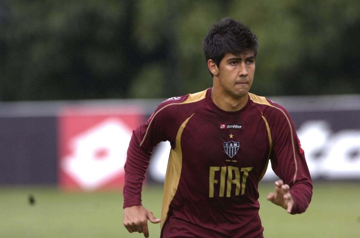 Leandro Almeida - Vendido ao Dnamo de Kiev, em 2009, da Ucrnia, por 2 milhes de euros (cerca de R$ 5,5 milhes)