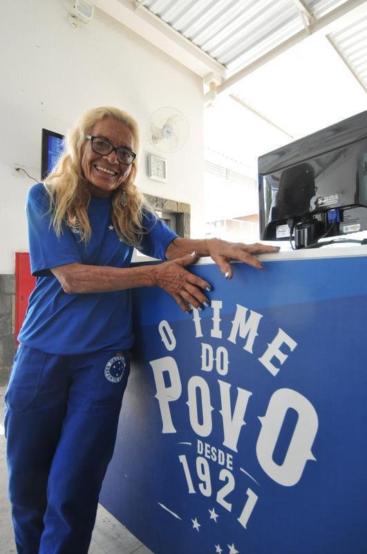 Salom, torcedora icnica do Cruzeiro, morreu nesta tera-feira
