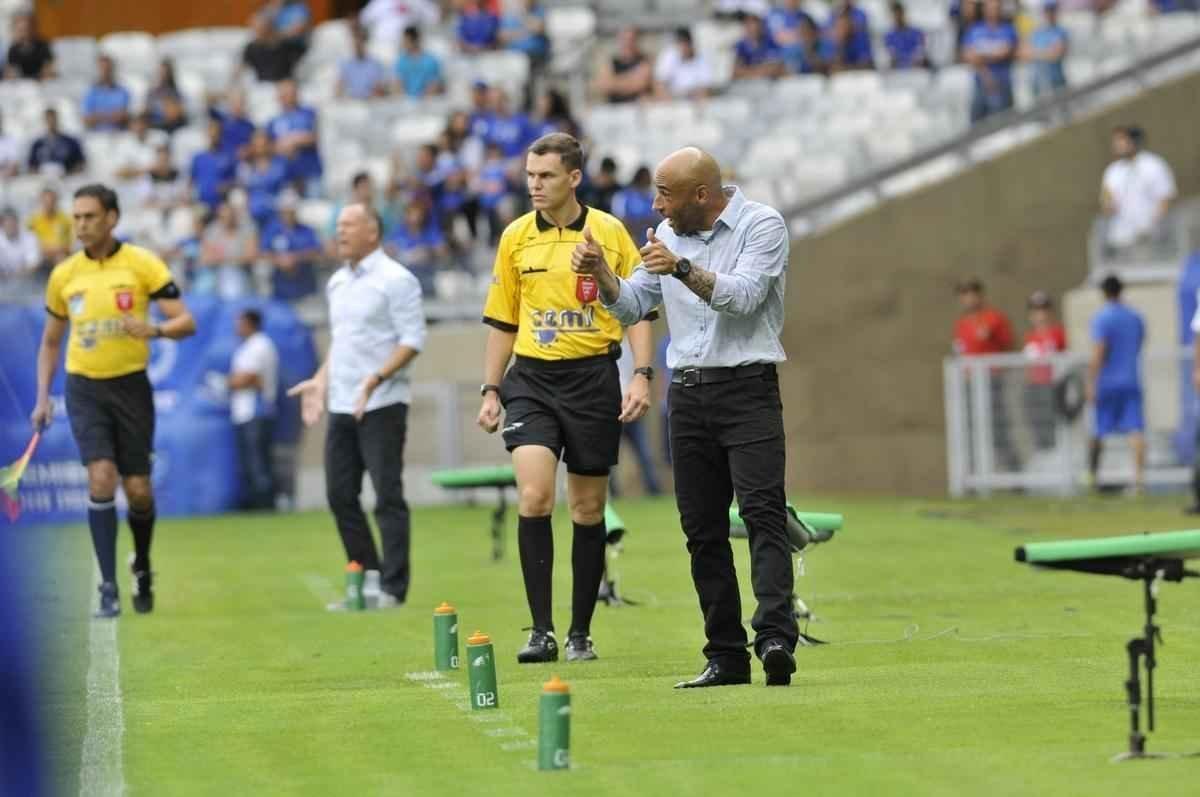 Imagens do jogo entre Cruzeiro e Tricordiano, pelo Campeonato Mineiro, no Mineiro