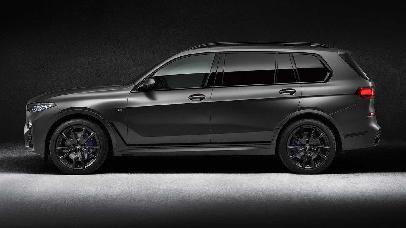 Camila ngelo recebeu o modelo BMW X7 Dark Shadow Edition 2021