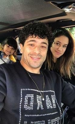 Luan está em viagem com a família