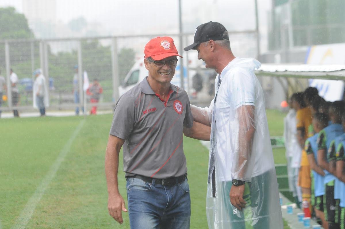 Fotos da vitria do Amrica sobre o Tombense, por 2 a 1, no Independncia, pela stima rodada do Campeonato Mineiro. Triunfo coloca Coelho na liderana do Estadual