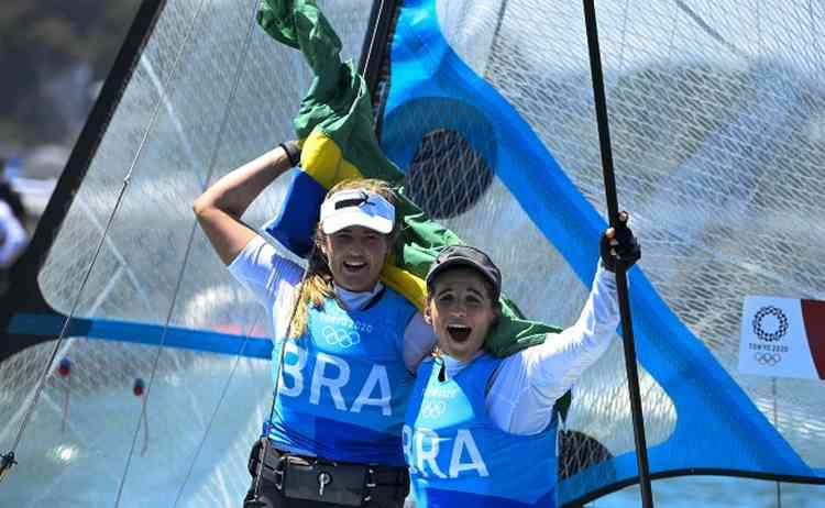 Brasil vence México nos pênaltis e tenta bi olímpico no futebol