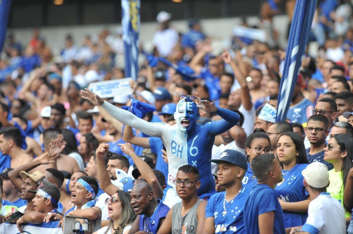 Fotos da torcida do Cruzeiro no clssico contra o Atltico, no Mineiro