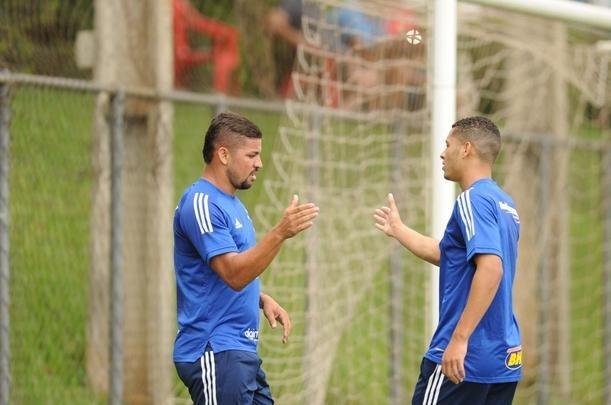 Com gol de Judivan e sob olhares dos membros do Ncleo Dirigente Transitrio, Raposa bateu o Bugre por 1 a 0