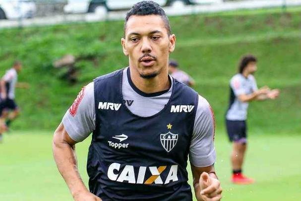 Alex Silva (lateral-direito) - foi emprestado ao Ava