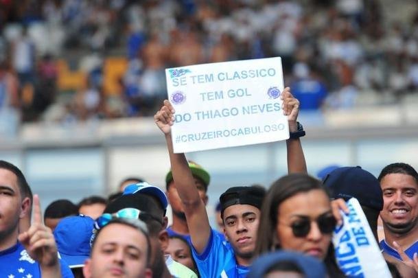 Fotos da torcida do Cruzeiro no clássico contra o Atlético, no Mineirão, pela 32ª rodada do Campeonato Brasileiro 2019
