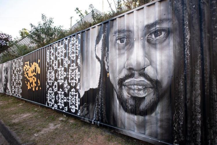 Grafites da Arena MRV ganham cores