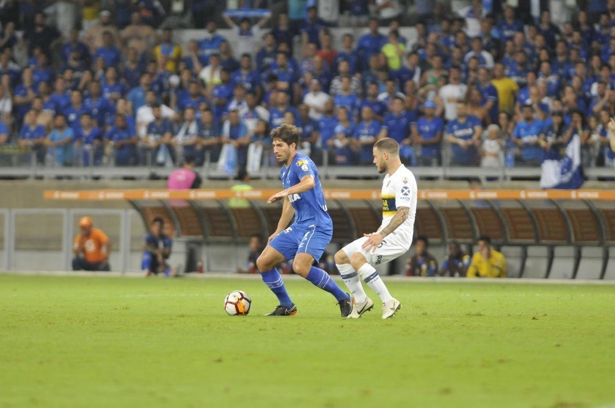 Lances do primeiro tempo de Cruzeiro e Boca Juniors, no Mineiro, pela Copa Libertadores