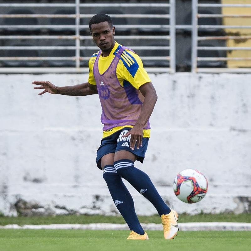 Fotos do treino do Cruzeiro no estdio Melo, em Varginha, na manh deste sbado (03/04)