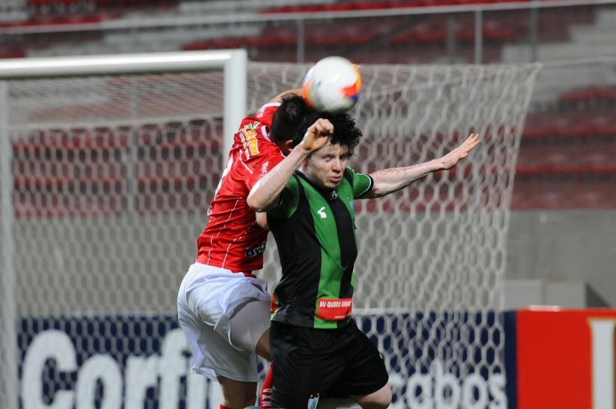 Imagens do jogo entre Amrica e Mogi Mirim no Independncia