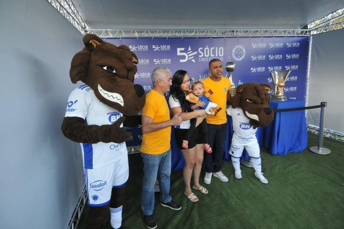 Os ex-laterais-esquerdos Nonato e Leandro durante a Caravana do Cruzeiro