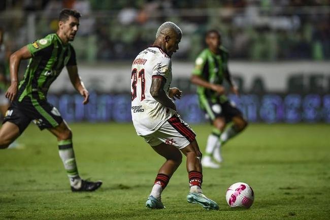 No Independncia, Flamengo vence Amrica por 2 a 1 em duelo pela 33 rodada do Campeonato Brasileiro 