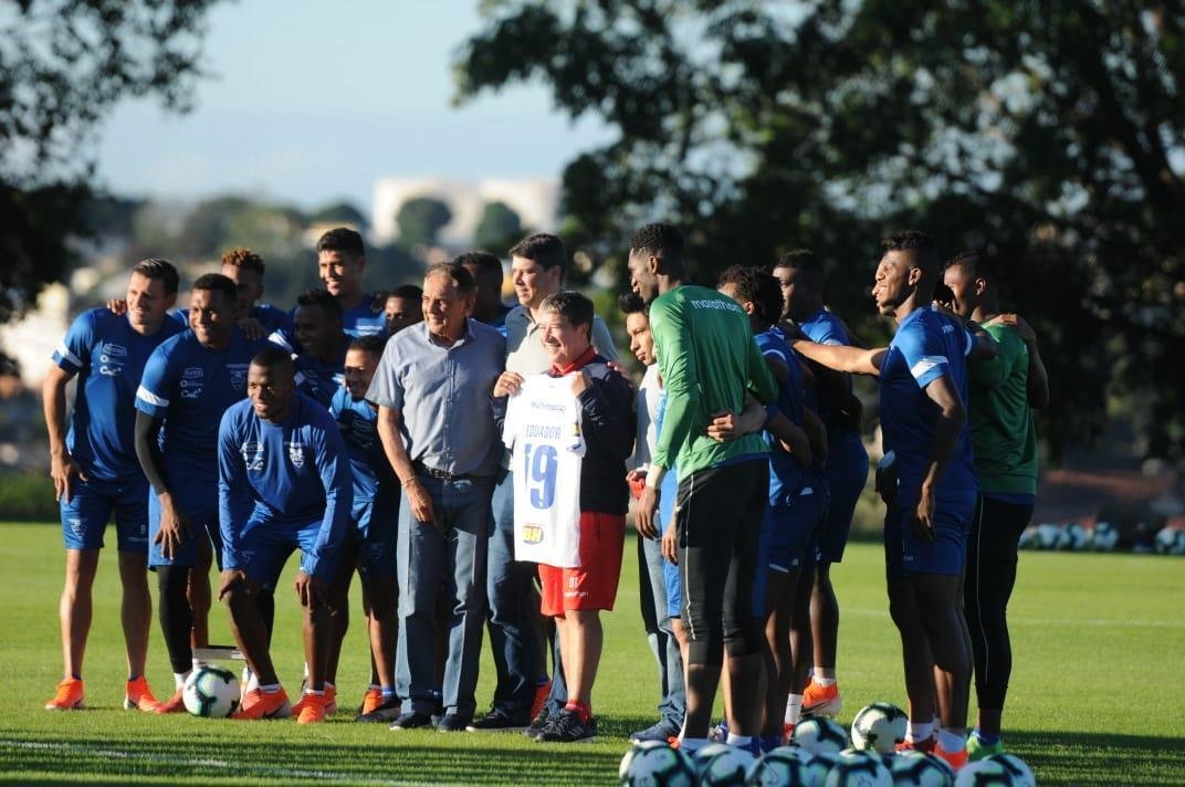 Seleo Equatoriana realizou primeiro treinamento na Toca da Raposa II nesta quinta-feira
