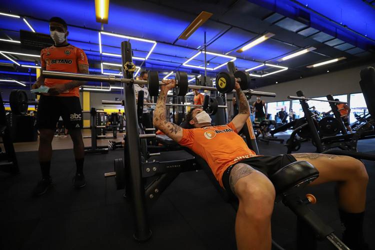 Atltico treina em Feira de Santana aps classificao