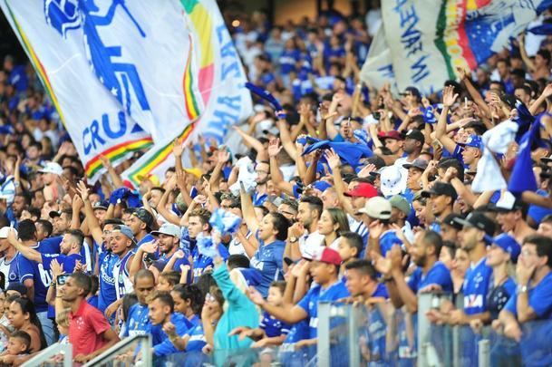 Rafinha entrou na etapa final, 'voou em campo' e marcou os dois gols que fecharam a vitria