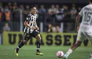 Fotos do jogo entre Santos e Atltico na Vila Belmiro, em Santos, pela 30 rodada do Campeonato Brasileiro