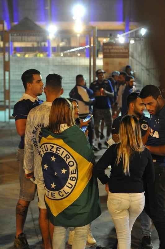 Torcedores do Cruzeiro na partida contra o Palmeiras no Mineiro
