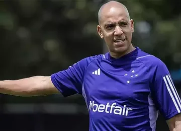 Durante a coletiva, técnico da Raposa usou a palavra cu, que é um palavrão no Brasil, mas um termo muito comum e nada ofensivo em Portugal