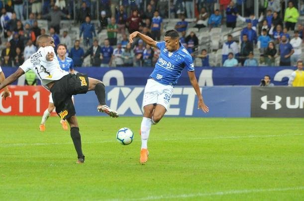 Fotos de Cruzeiro x Corinthians, no Mineiro, pela oitava rodada do Campeonato Brasileiro