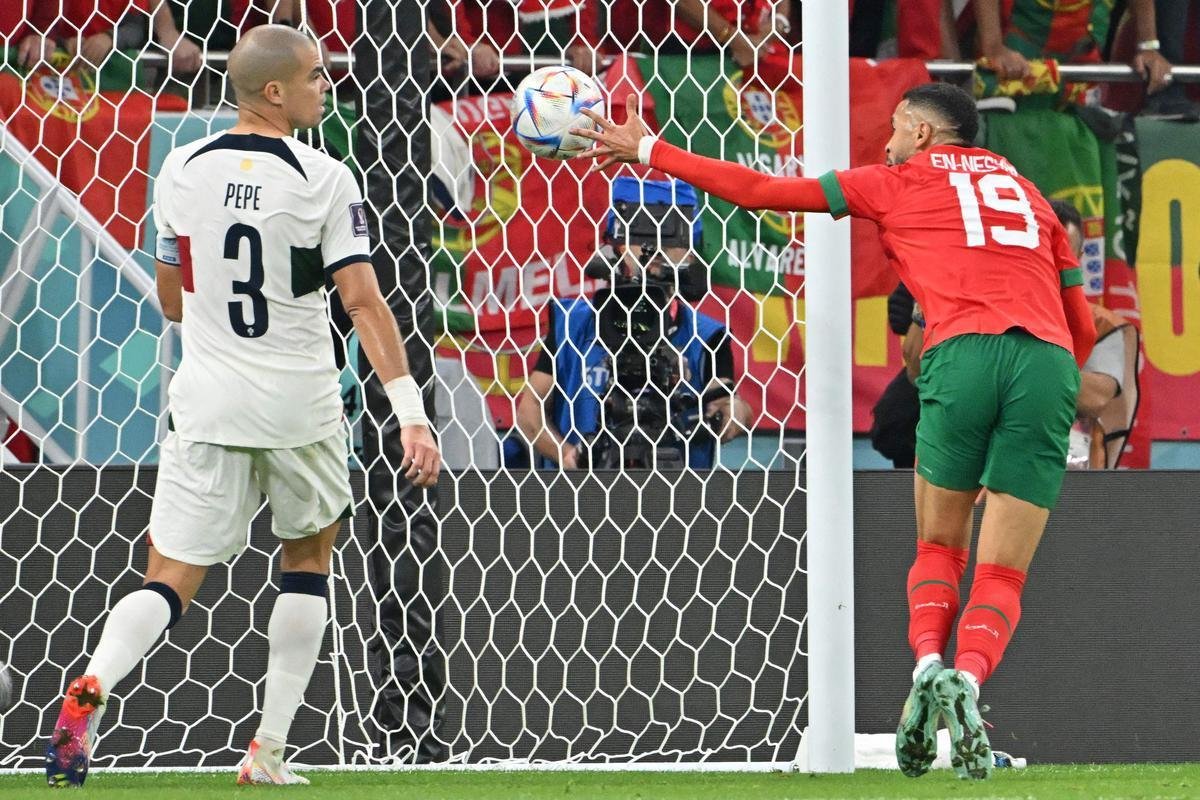 Fotos do gol de Youssef En-Nesyri, de Marrocos, sobre Portugal, pelas quartas de final da Copa do Mundo de 2022, no Catar