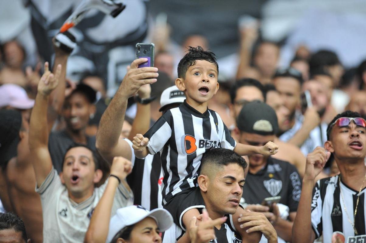 Galo venceu Cruzeiro com gols de Hulk (2) e Nacho. Edu descontou para a Raposa