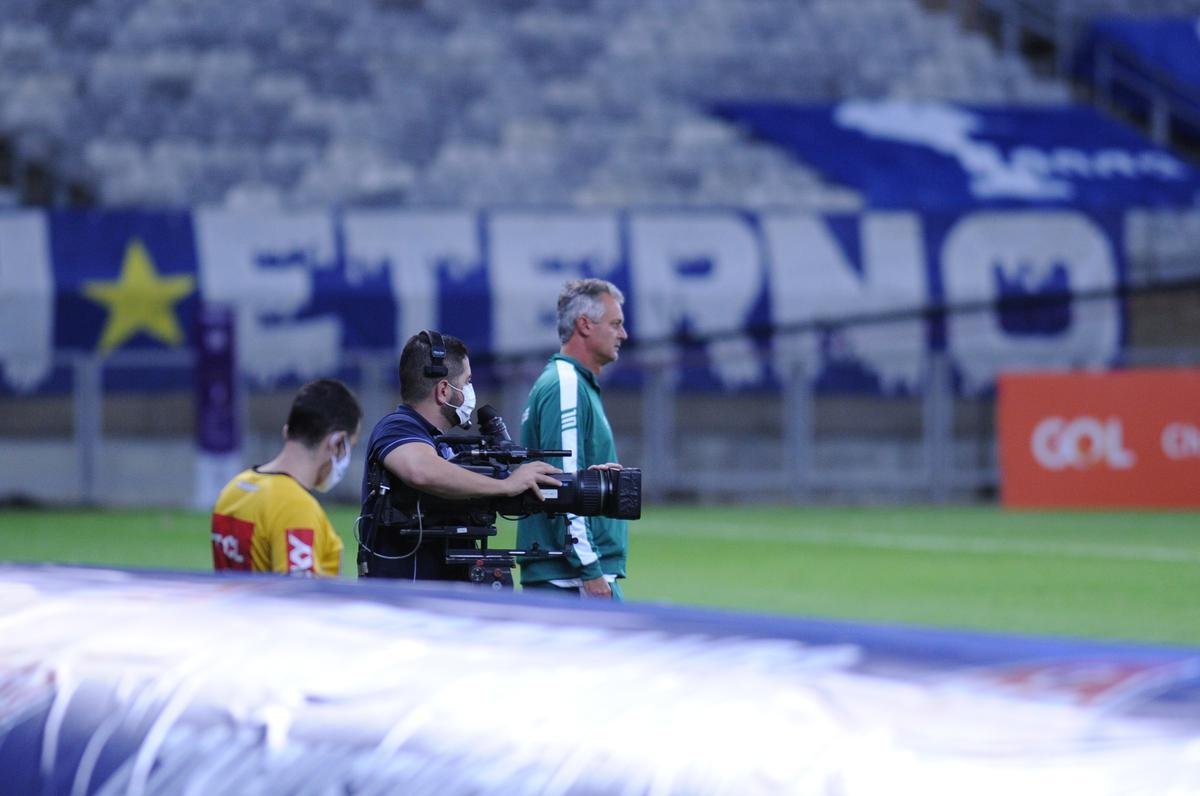 Fotos do duelo entre Cruzeiro e Amrica, pela Srie B, no Mineiro