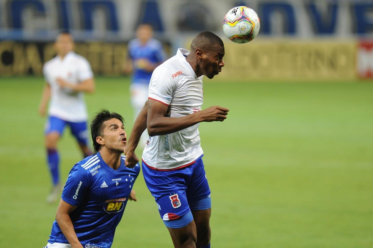 Fotos do jogo entre Cruzeiro e Paran Clube, no Mineiro, em Belo Horizonte, pela 19 rodada da Srie B do Campeonato Brasileiro