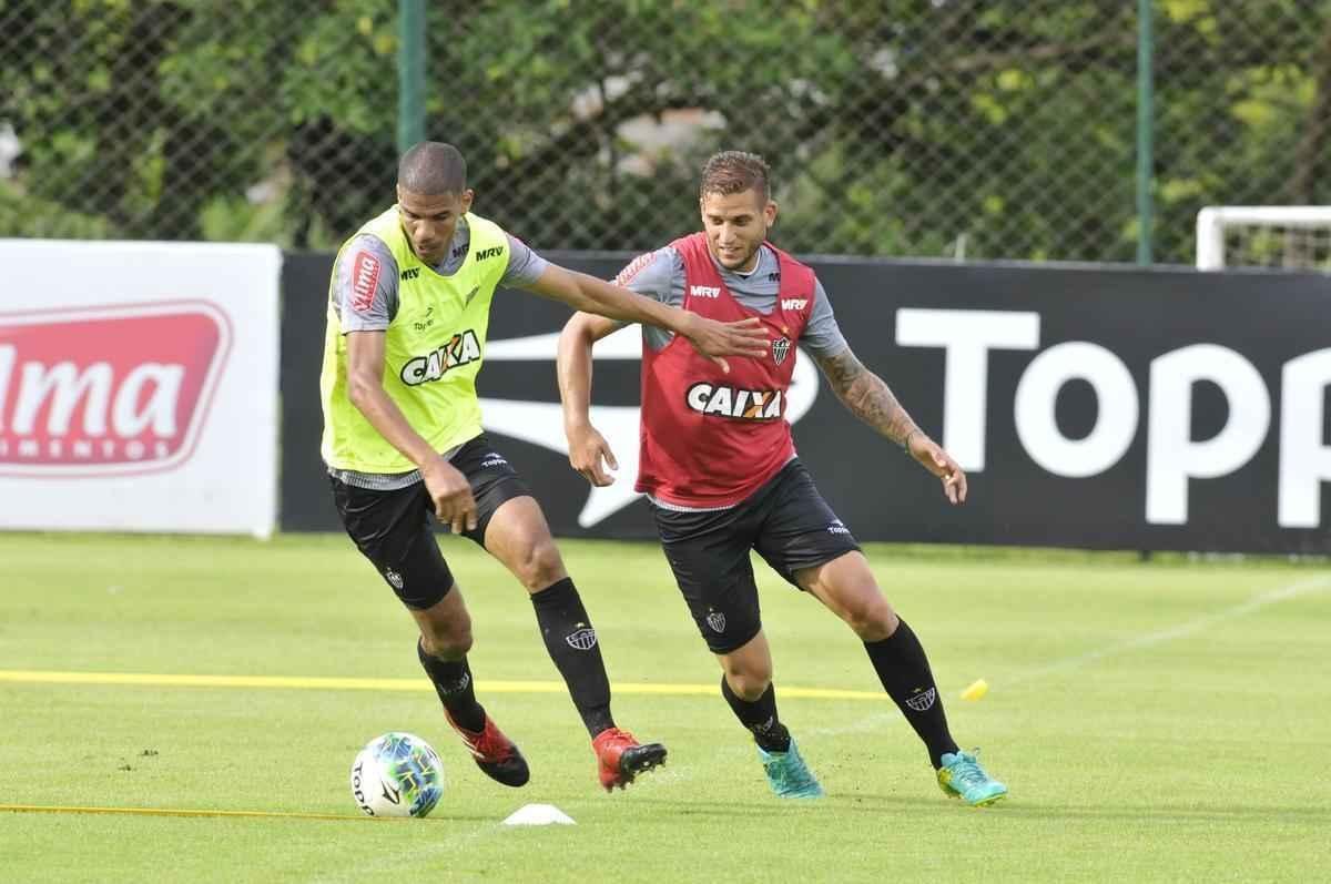 Jogadores que no foram titulares contra o Tombense, no sbado, treinam na cidade do Galo