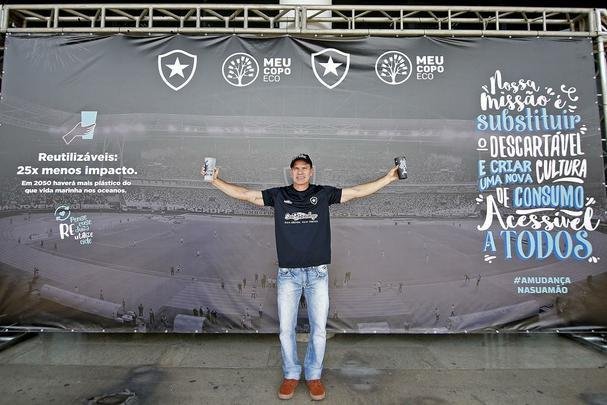 Fotos da vitória do Botafogo sobre o Atlético, por 2 a 1, no Engenhão, pela 18ª rodada do Brasileiro