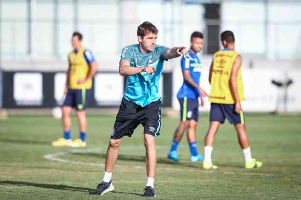 Ainda sem Tiago Nunes, Grêmio estreia na Sul-Americana ...