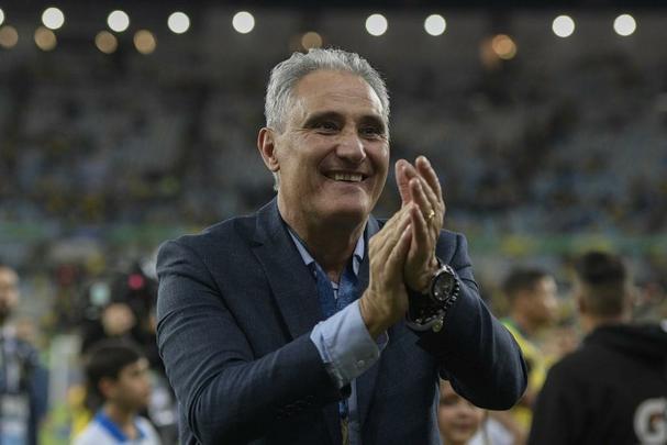 Seleção Brasileira derrota Peru por 3 a 1, conquista Copa América e ergue a taça no Maracanã; veja as fotos da festa do Brasil