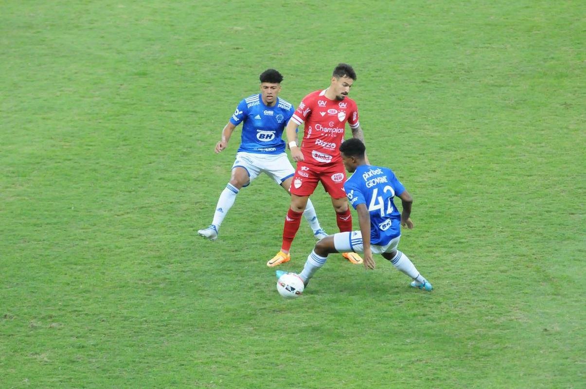 Fotos do jogo entre Cruzeiro e Vila Nova, no Mineiro, pela 15 rodada da Srie B