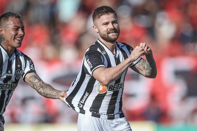 Fotos do jogo entre Pouso Alegre e Atltico, pelo Mineiro