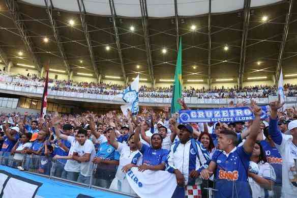 Veja imagens da torcida do Cruzeiro para o jogo com o Atltico-PR