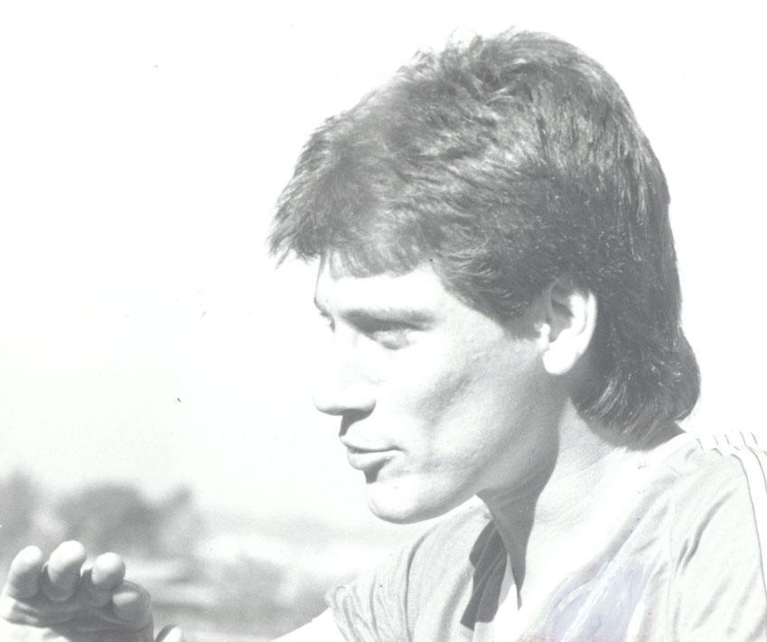 Douglas é o 20º jogador que mais vestiu a camisa do Cruzeiro, com 391 partidas. Sua trajetória no clube é dividida em duas etapas: a primeira, de 1981 a 1987, e a segunda, entre 1992 e 1994, quando conquistou a Supercopa de 1992 e a Copa do Brasil de 1993. De 1988 a 1991, o volante passou pela Portuguesa e pelo Sporting, de Portugal, onde se tornou ídolo mesmo num período de vacas magras. Pelos Leões, disputou 124 jogos e marcou 14 gols.