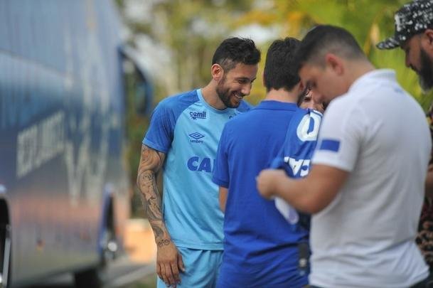Jogadores do Cruzeiro durante esta sexta-feira, na Toca da Raposa II