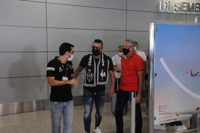 O explosivo El Turco chegou neste de domingo e mandou o recado: Saudações a toda a massa atleticana