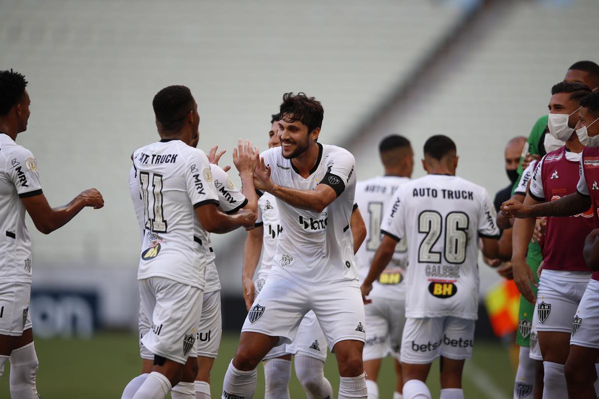 Fotos do jogo entre Ceará e Atlético, que terminou empatado por 2 a 2