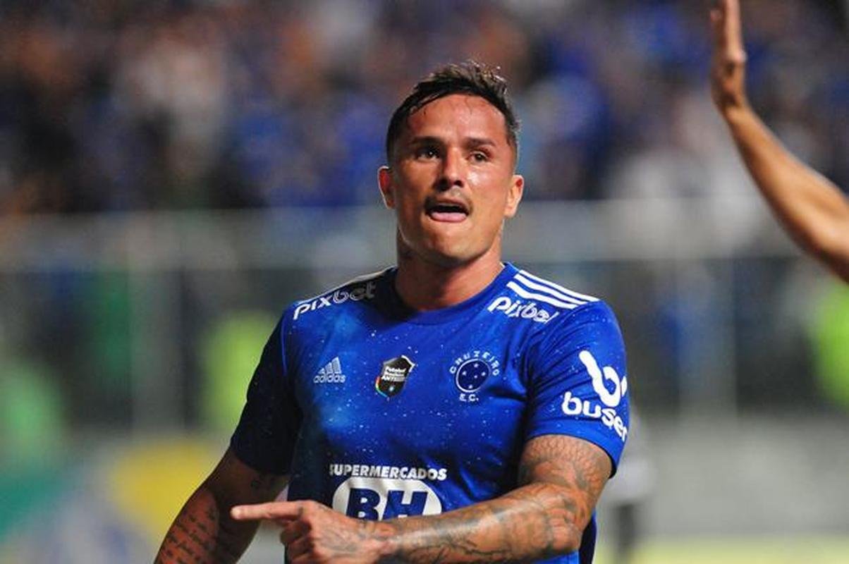 O Cruzeiro goleou o Nutico por 4 a 0 no Independncia, em Belo Horizonte, na 26 rodada da Srie B