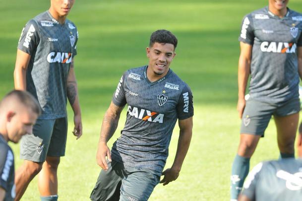 Zagueiro uruguaio Martn Rea treinou pela primeira vez com o elenco do Atltico na Cidade do Galo, j visando ao duelo de domingo, contra o Botafogo, no Rio, pelo Campeonato Brasileiro