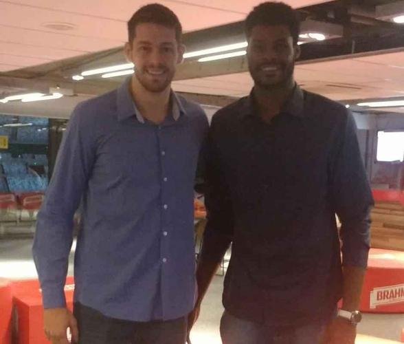 Personalidades na cerimnia do 16 Trofu Tel Santana. der Levi e Isac, do Cruzeiro, campeo de tudo no vlei em 2016