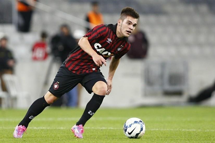 Em 2014, o meia Nathan, que defendia o Athletico Paranaense, participou da pr-Libertadores e se deu bem. Ele entrou em campo nos dois jogos contra o Sporting Cristal (derrota fora por 2 a 1 e vitria em casa pelo mesmo placar). Na disputa de pnaltis, o Furaco avanou.