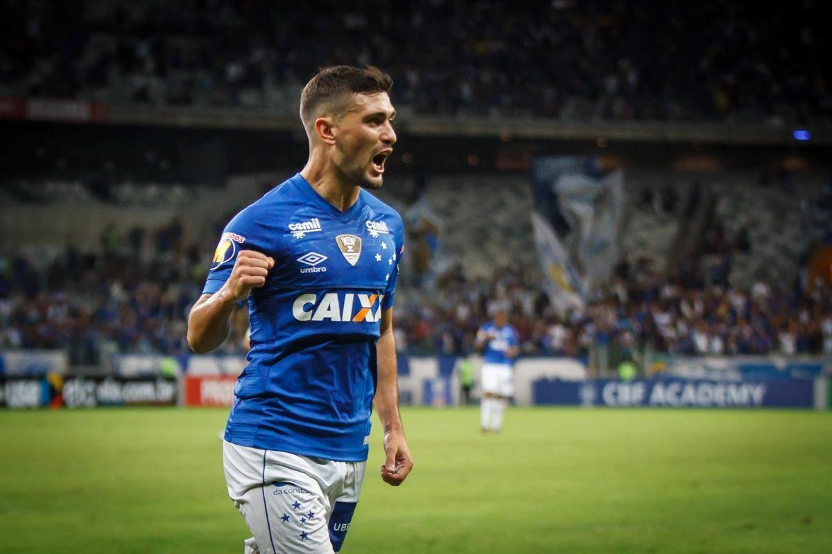 Arrascaeta marcou o gol de empate do Cruzeiro e abriu caminho para a virada no Mineiro