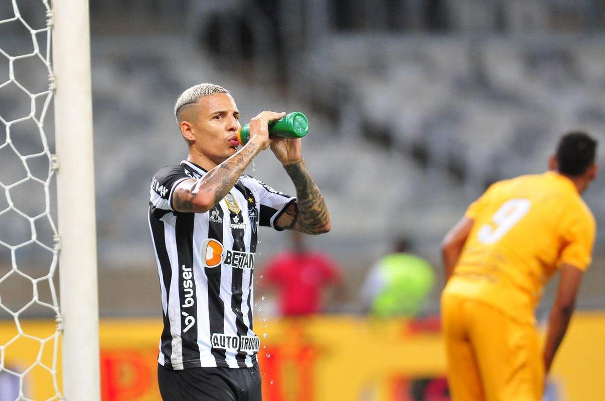 Fotos do jogo entre Atltico e Brasiliense, no Mineiro, em Belo Horizonte, pela terceira fase da Copa do Brasil
